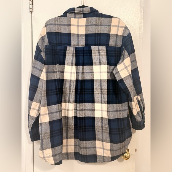 Oversized H&M Navy and Cream Plaid Flannel Shirt - Picture 7 of 8